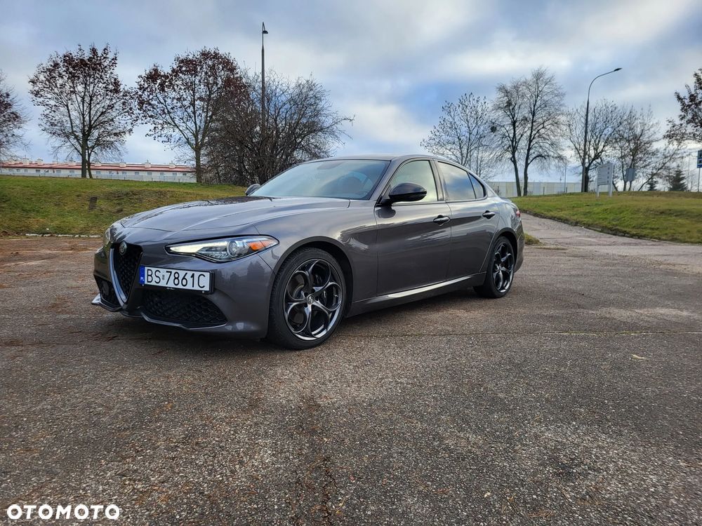 Alfa Romeo Giulia 2.0 Turbo 16V AT8-Q4 Veloce Ti - 1