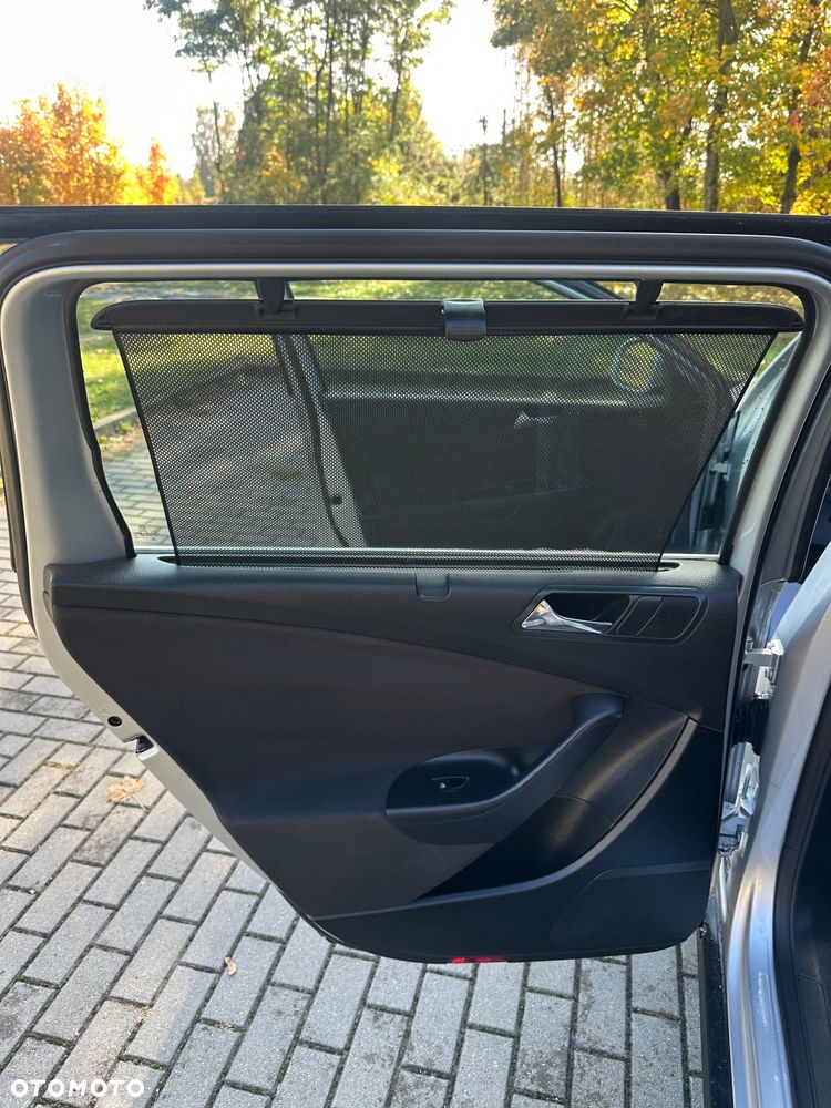 Volkswagen Passat - 37