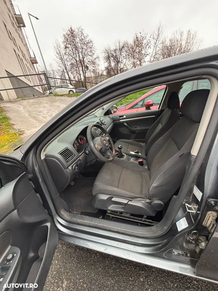 Volkswagen Jetta - 12