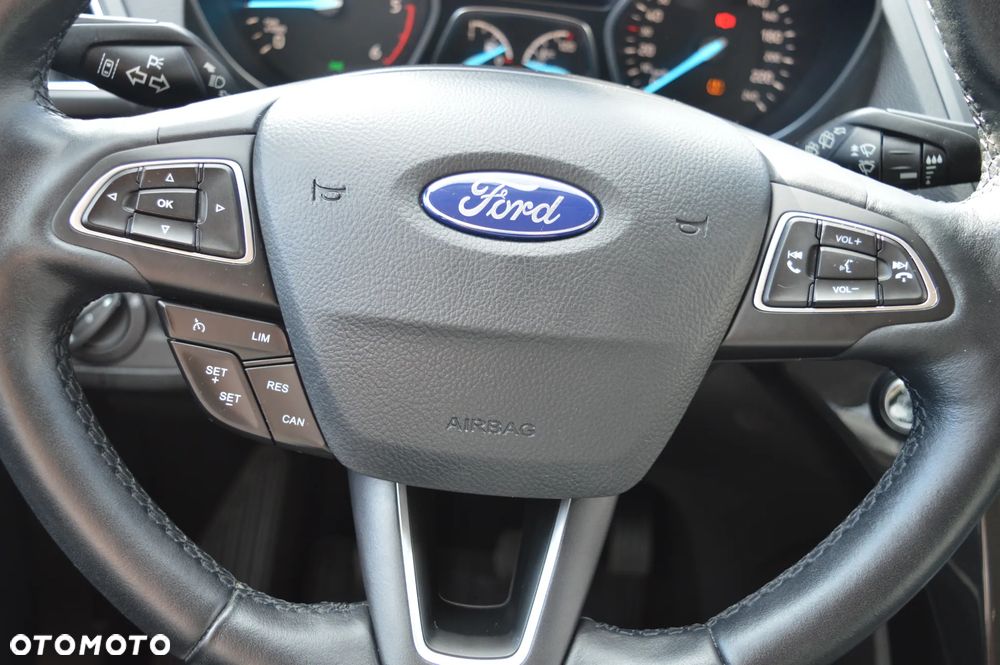 Ford Kuga 2.0 TDCi 4x4 ST-Line - 25