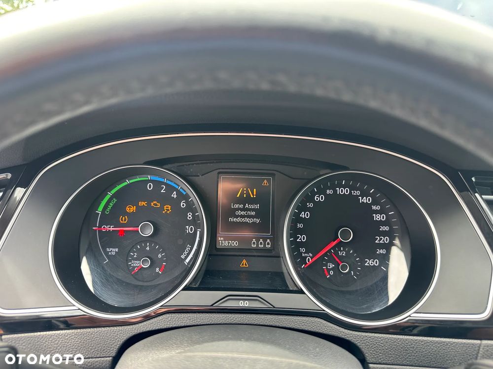 Volkswagen Passat - 15