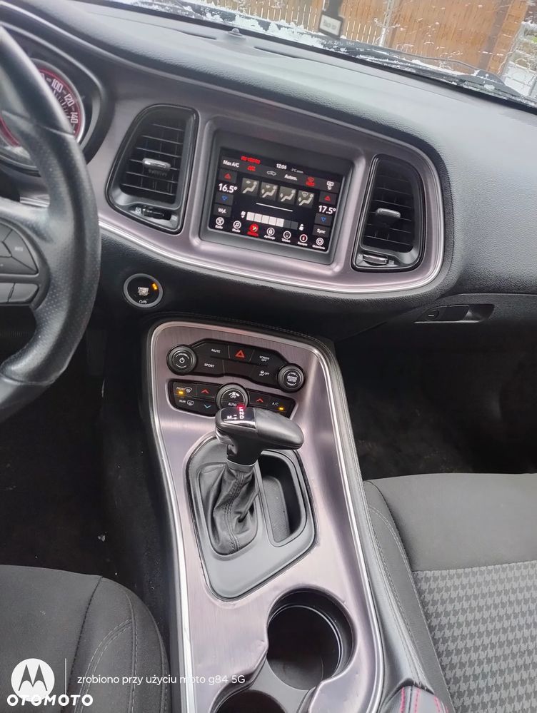 Dodge Challenger - 24