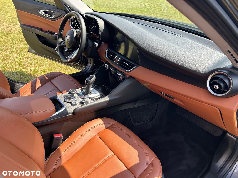 Alfa Romeo Giulia 2.0 Turbo TI Q4 - 21