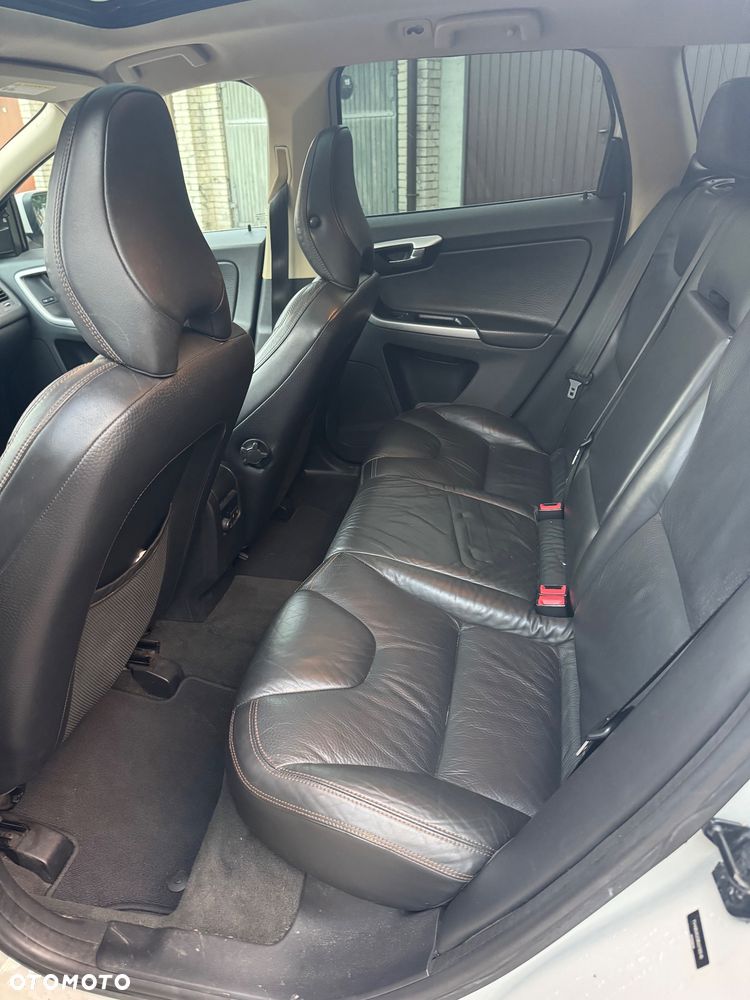Volvo XC 60 T6 AWD Momentum - 11