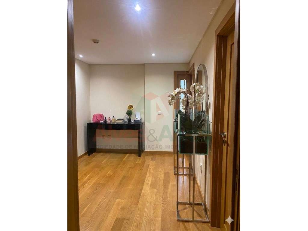 Apartamento T2+1 Centro da Maia - 2 Lugares de Garagem - Grande imagem: 2/15