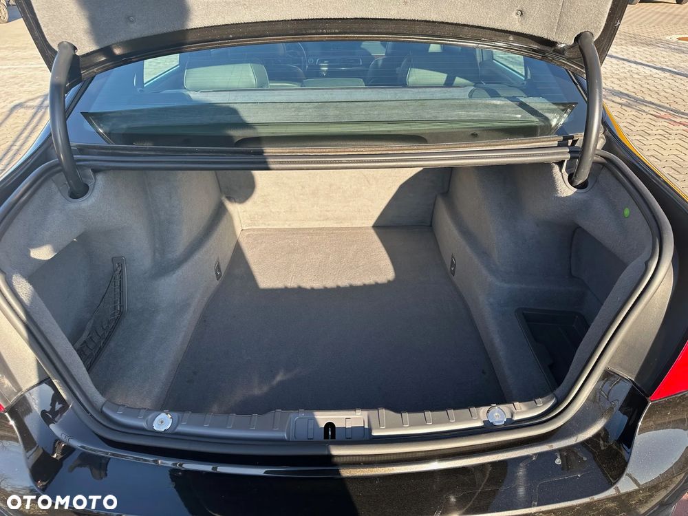 BMW Seria 7 750i - 18