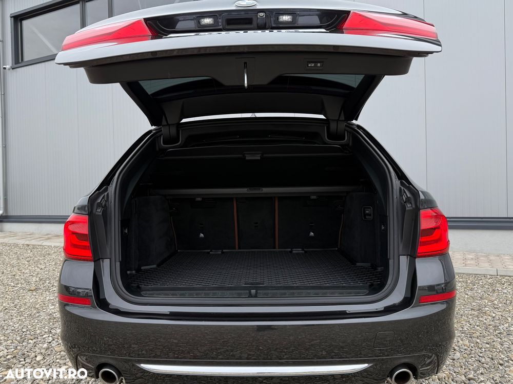 BMW Seria 5 520d Touring Aut. Luxury Line - 38