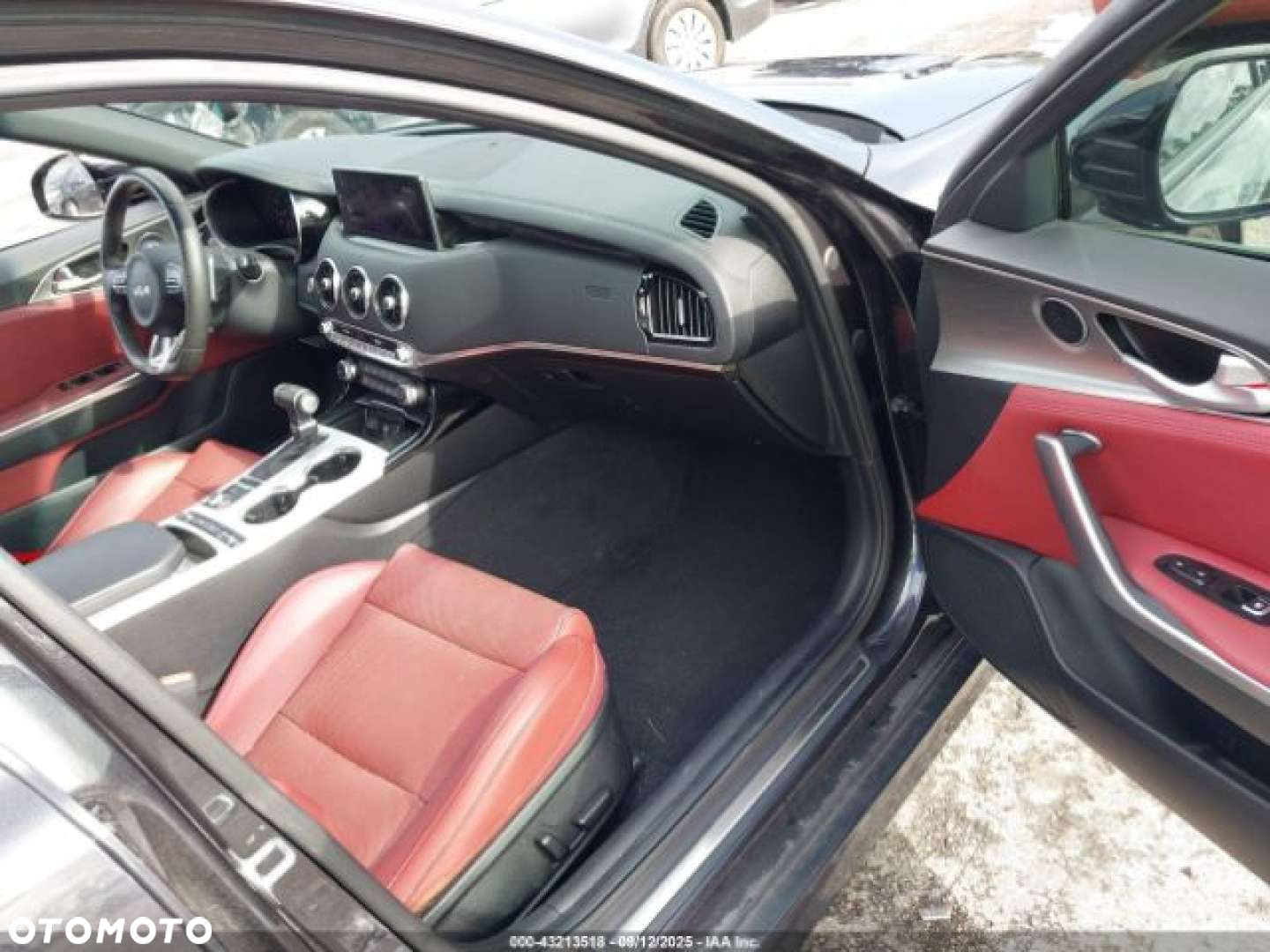 Kia Stinger - 10