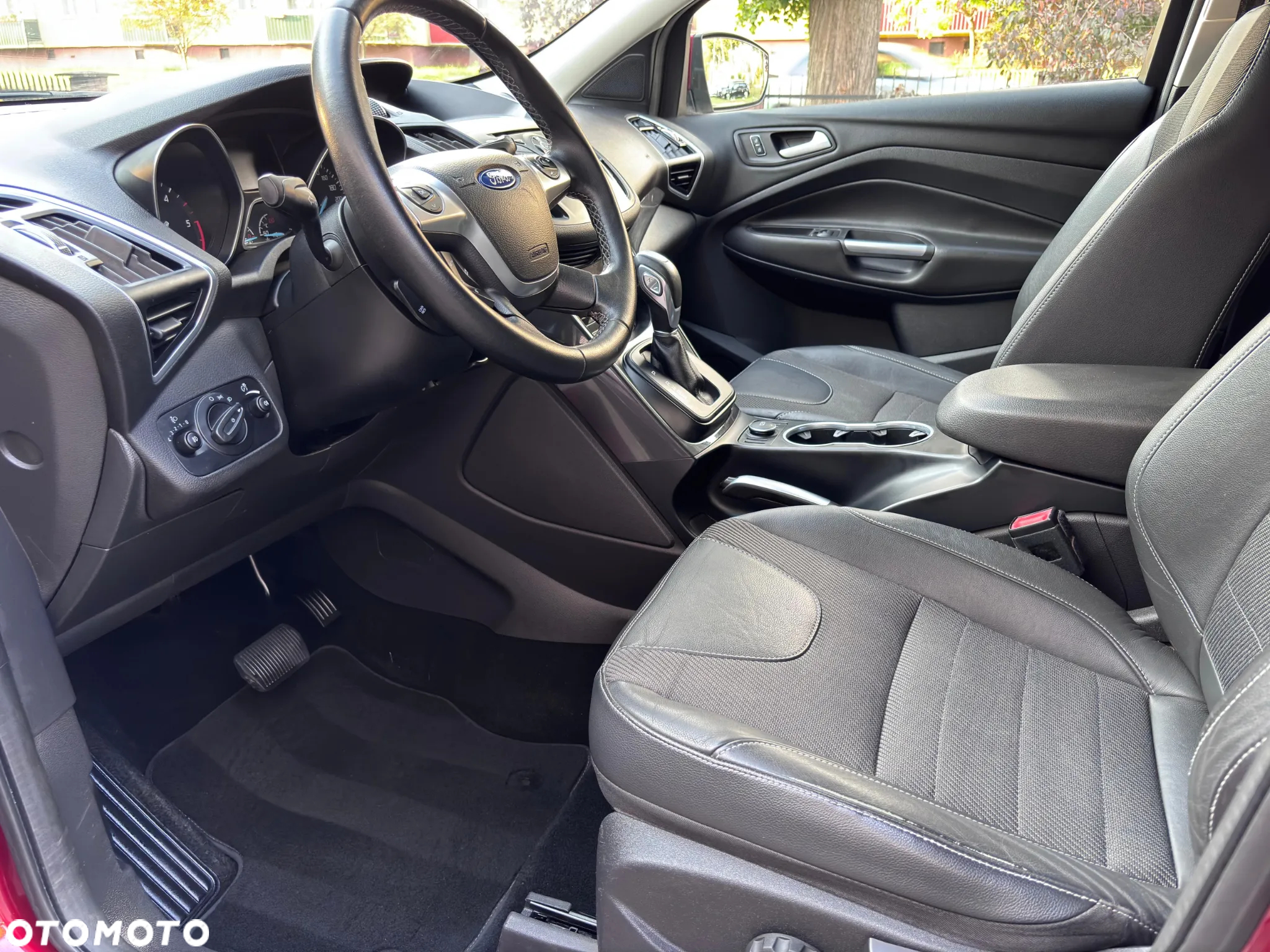 Ford Kuga - 30