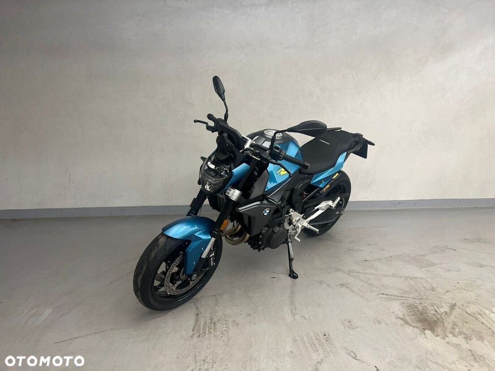 BMW F - 2