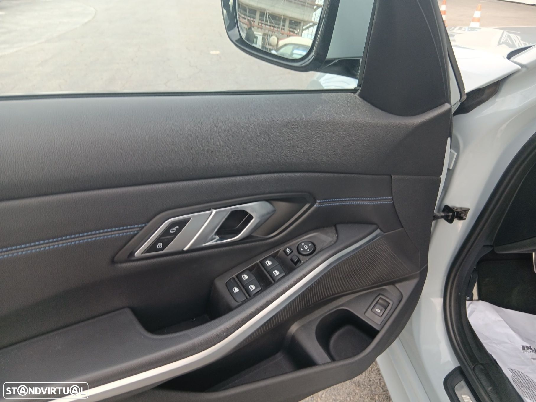BMW 320 d Touring Pack Desportivo M Auto - 16
