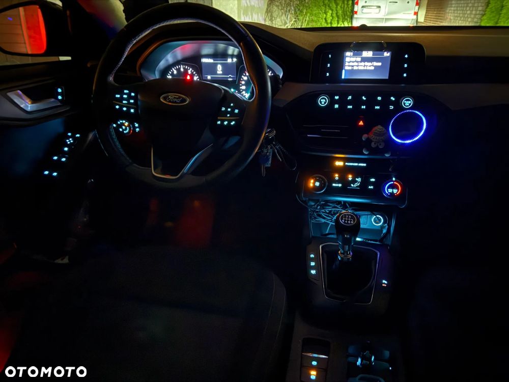 Ford Focus 1.0 EcoBoost Trend - 14