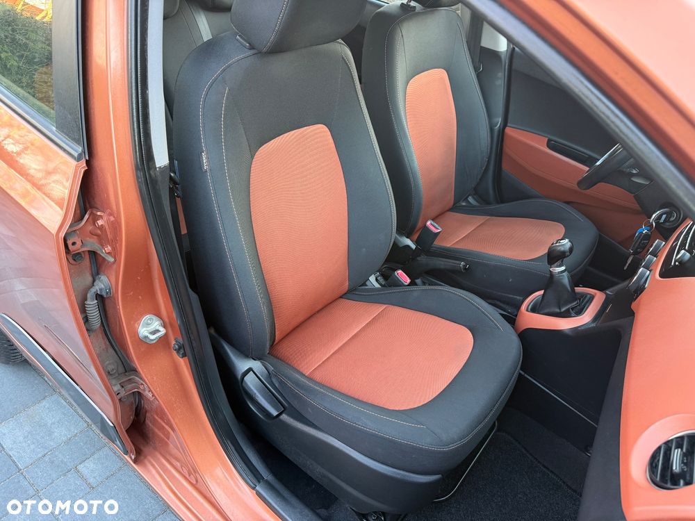 Hyundai i10 1.2 Fifa World Cup Edition - 17