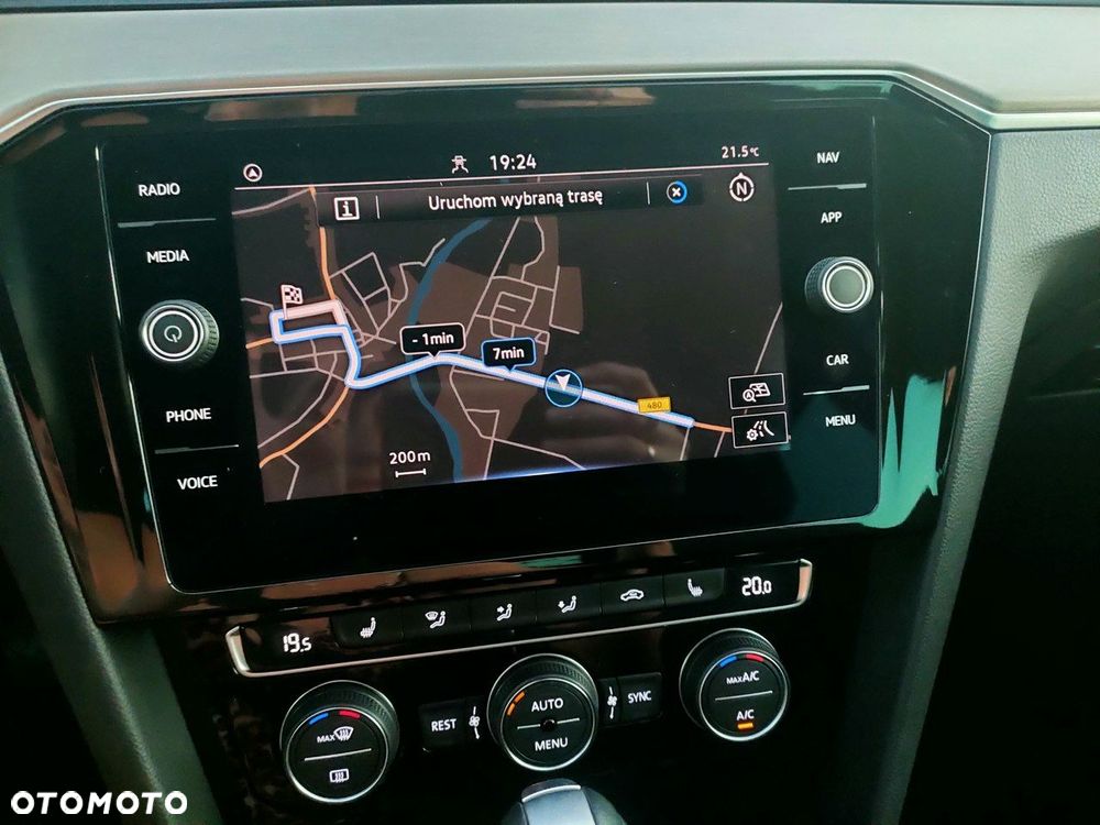 Volkswagen Passat - 23