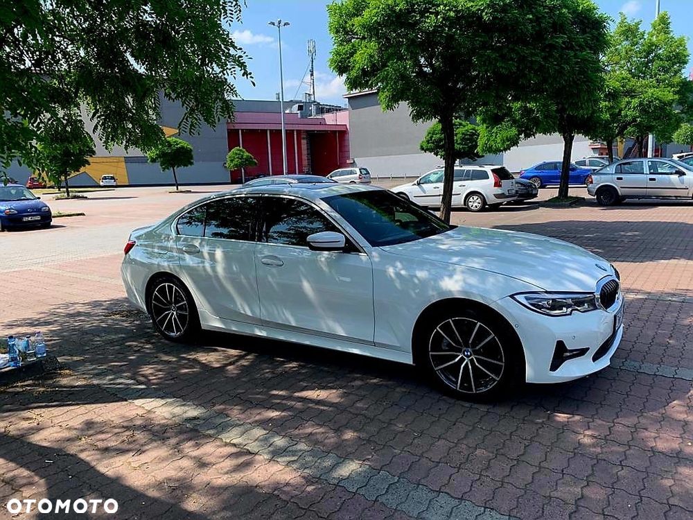BMW Seria 3 330i Sport Line - 9