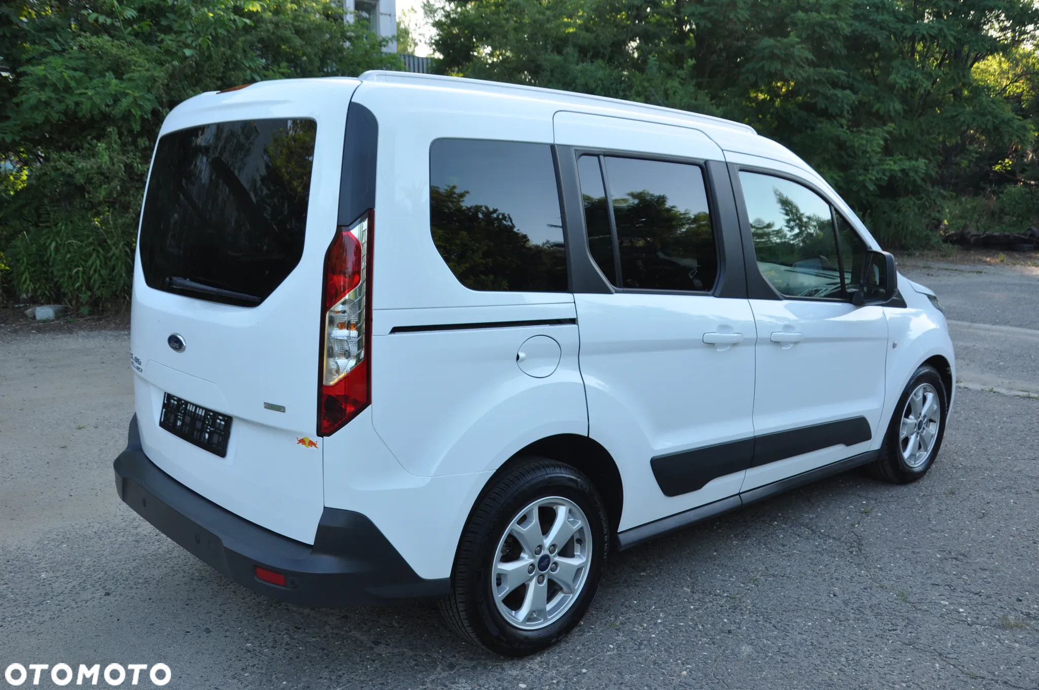 Ford Tourneo Connect - 11