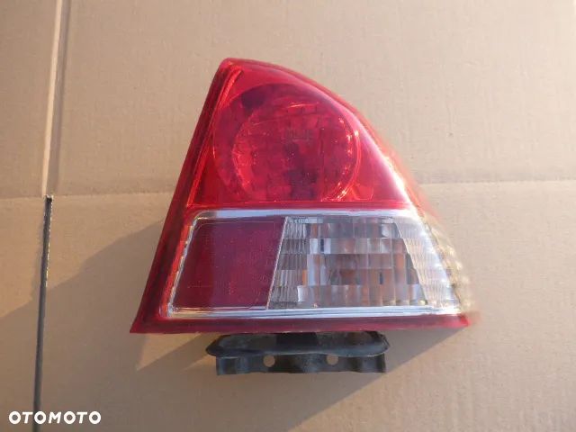 LAMPA PRAWY TYŁ PRAWA TYLNA HONDA CIVIC VII 5D LIFT SEDAN - 2