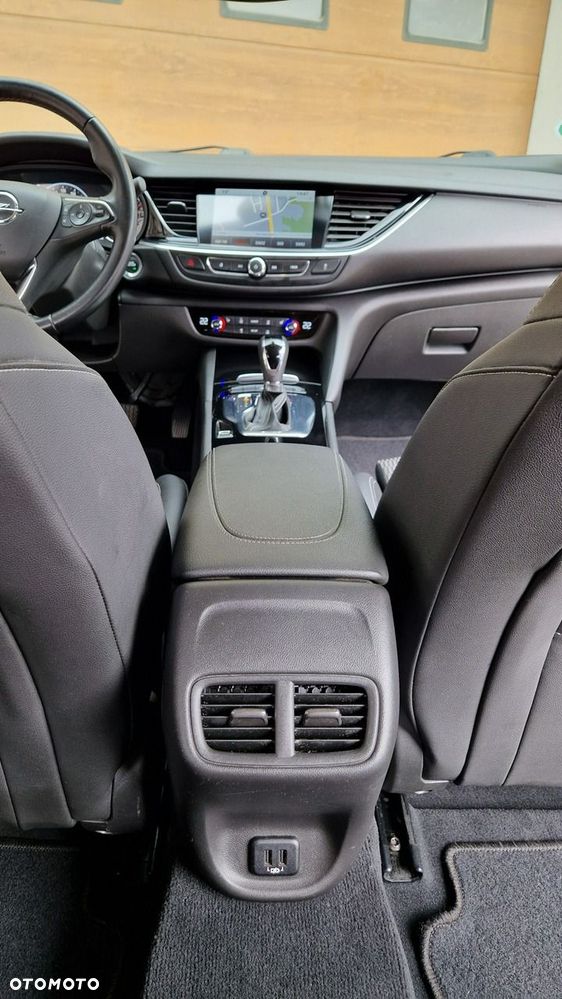Opel Insignia - 31