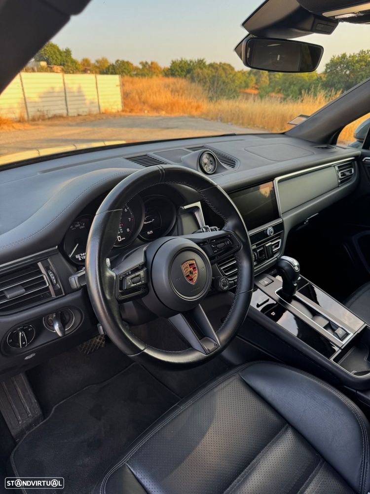 Porsche Macan T - 15