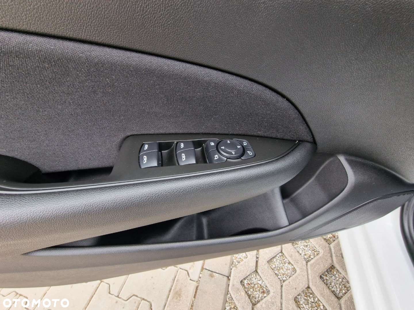 Opel Insignia - 11