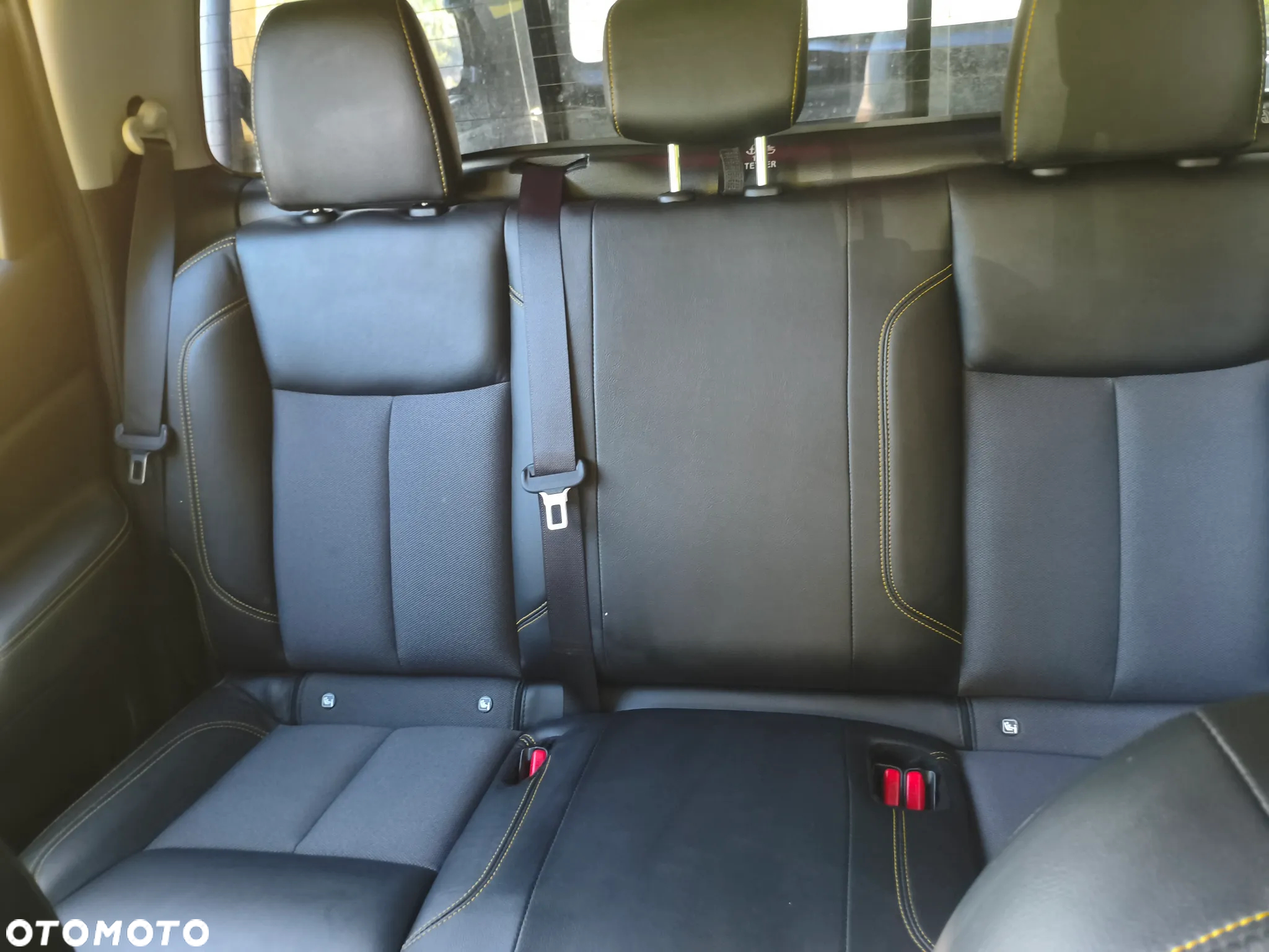 Nissan Navara DC 4x4 Autm N-Guard - 8