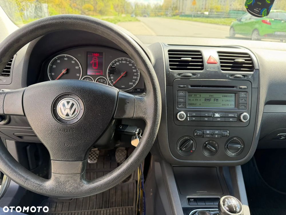 Volkswagen Golf - 6