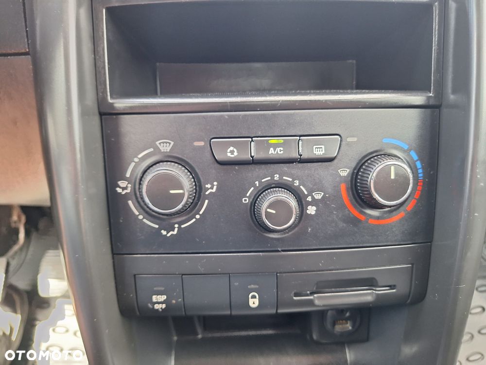 Peugeot 207 75 Millesim 200 - 13