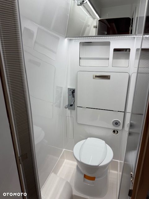 Globe-Traveller explorer - 10