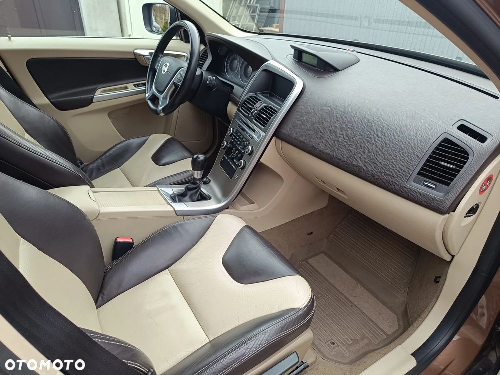 Volvo XC 60 DRIVe R Design - 15