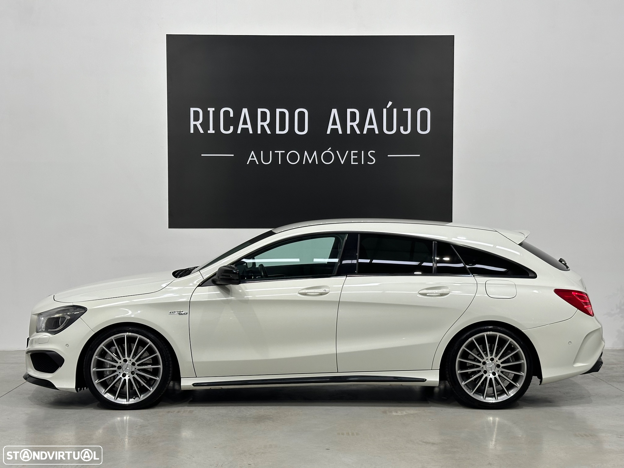 Mercedes-Benz CLA 45 AMG Shooting Brake 4Matic 7G-DCT - 2