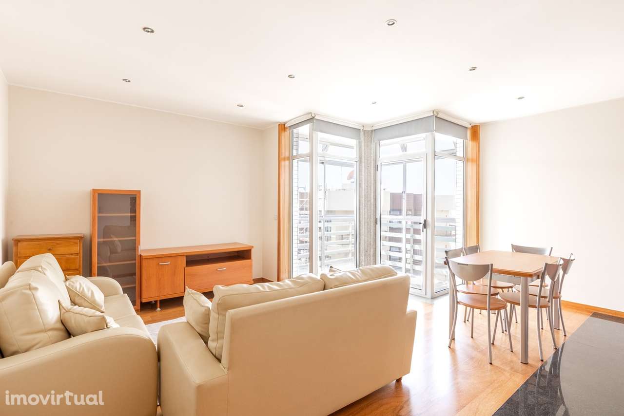 Fantástico T2 com terraço privado e lugar de garagem - Grande imagem: 2/13