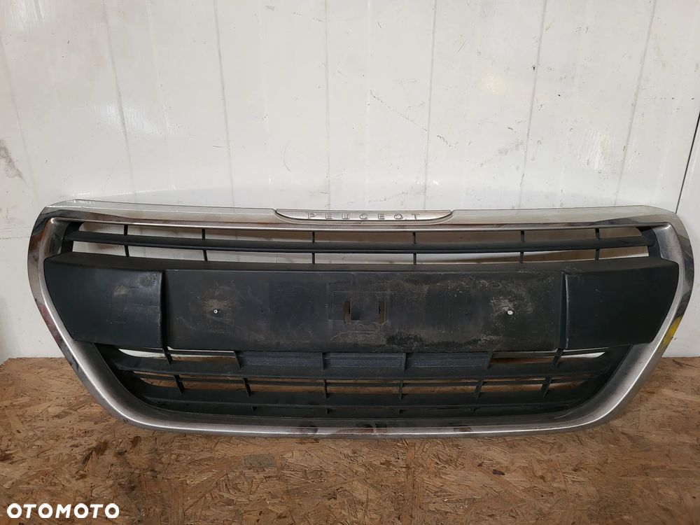 Grill atrapa kratka zderzaka Peugeot 208 LIFT - 1