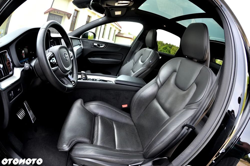 Volvo XC 60 B5 D AWD Ultimate Dark - 23