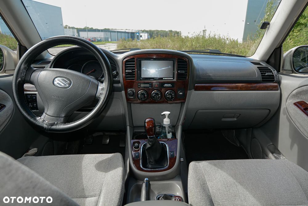 Suzuki Grand Vitara 2.7 V6 - 10