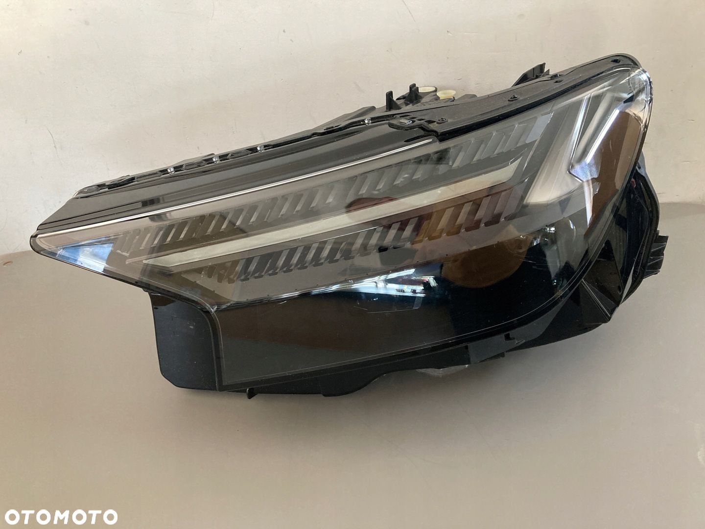 AUDI Q4 E-TRON reflektor lewy MATRIX 89A941035D - 1
