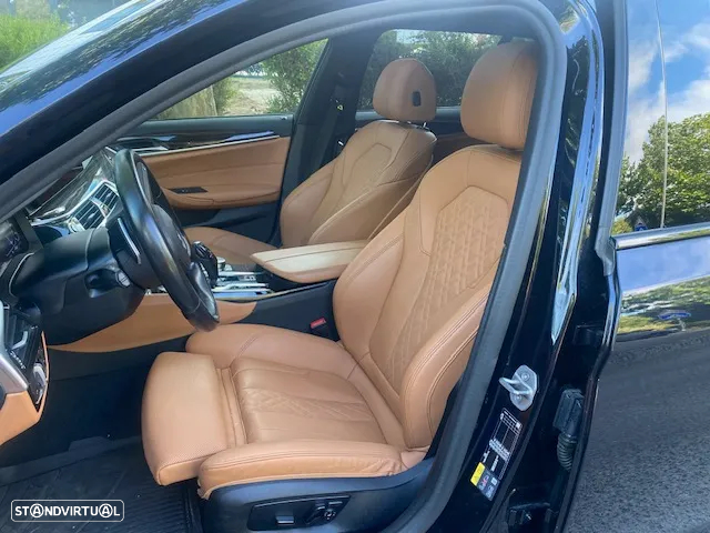 BMW 530 e Pack Desportivo M - 23