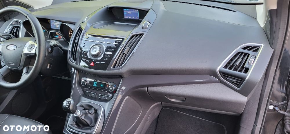 Ford Kuga 1.6 EcoBoost 2x4 Titanium - 14