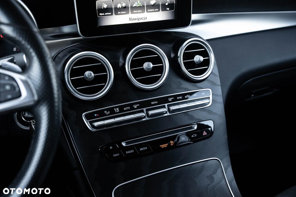 Mercedes-Benz GLC - 26