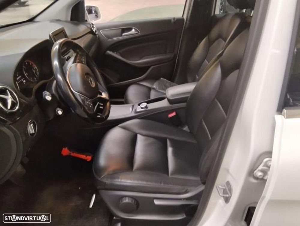 Mercedes-Benz B 180 - 4