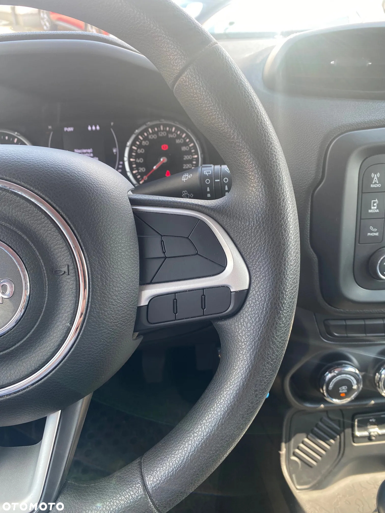Jeep Renegade 1.6 E-TorQ Sport FWD - 12