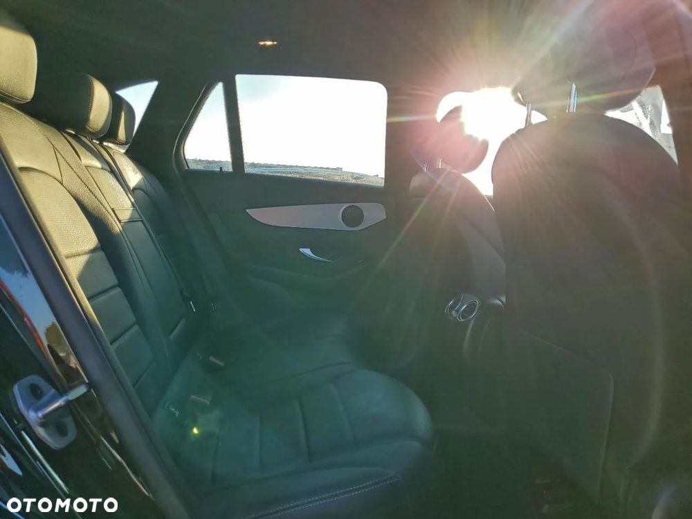 Mercedes-Benz GLC 300 4Matic 9G-TRONIC Exclusive - 10