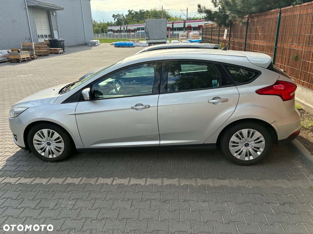 Ford Focus 1.5 TDCi SYNC Edition - 6