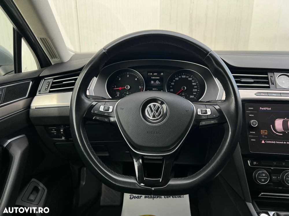 Volkswagen Passat Variant 1.6 TDI R Executive - 13