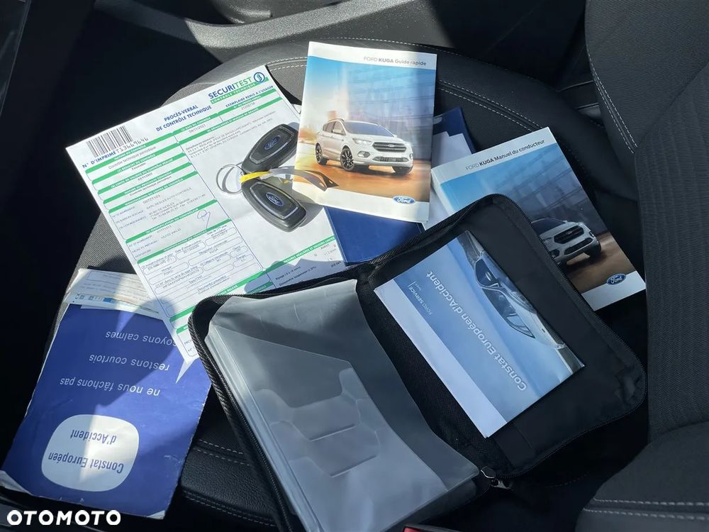 Ford Kuga 1.5 EcoBoost 2x4 Business Edition - 24