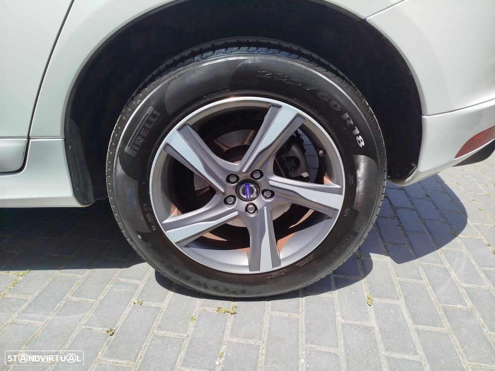 Volvo XC 60 2.0 D4 R-Design Geartronic - 11