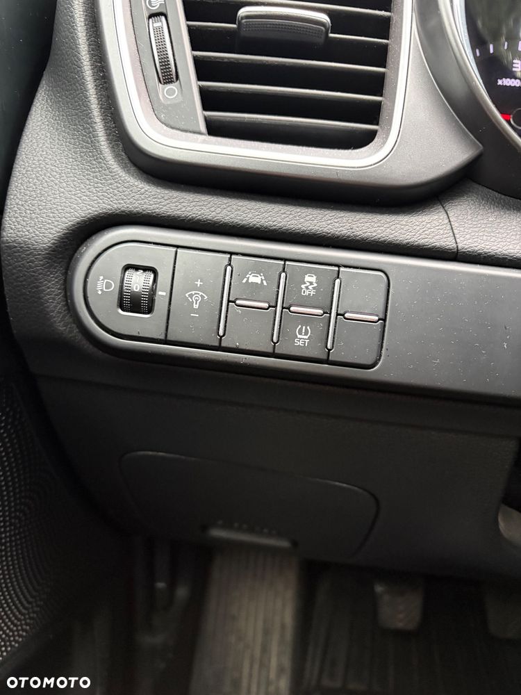 Kia Ceed 1.6 CRDi SCR L - 9