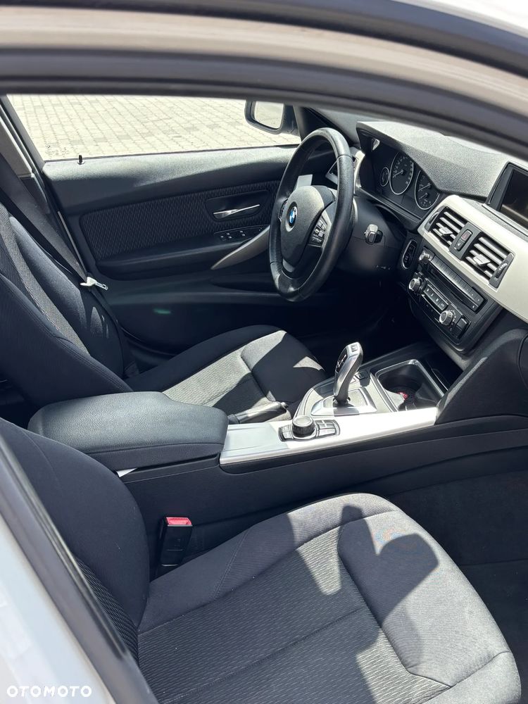 BMW Seria 3 - 17