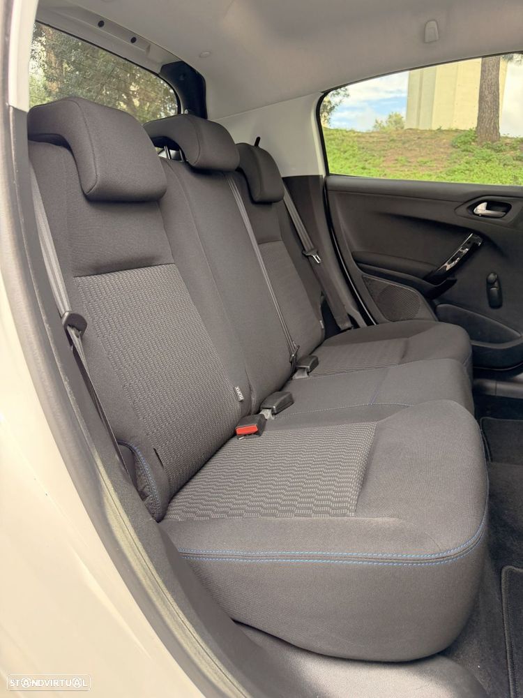 Peugeot 208 1.5 BlueHDi Signature - 35
