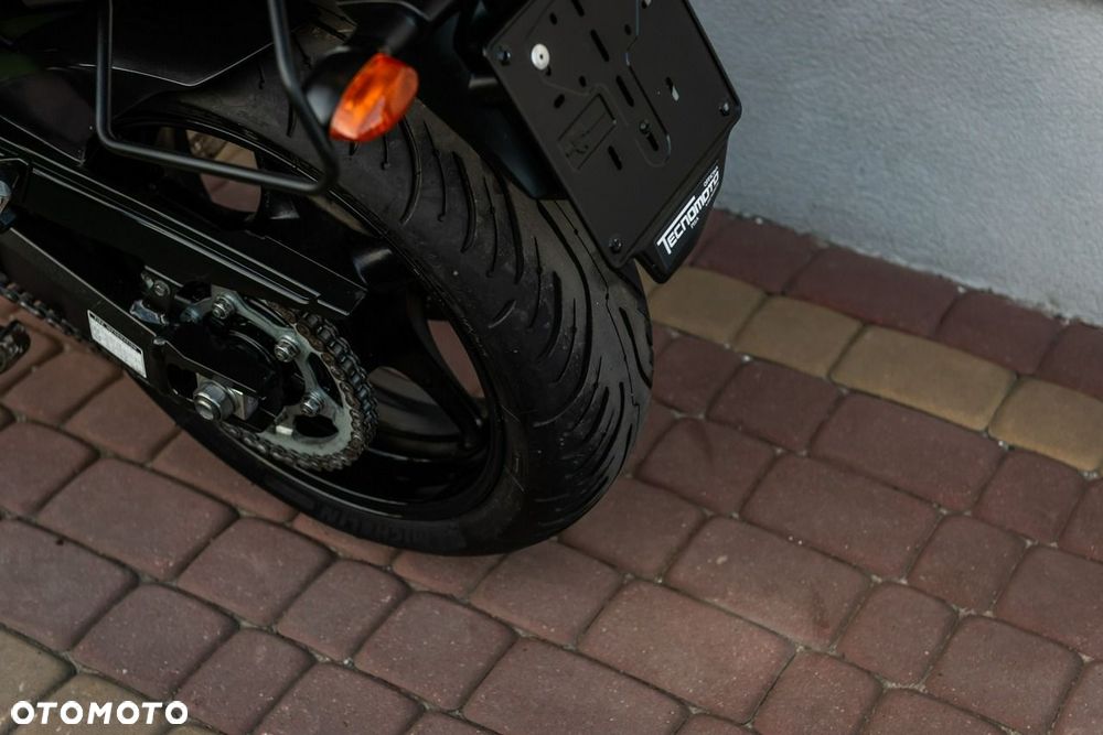 Yamaha FZ - 12