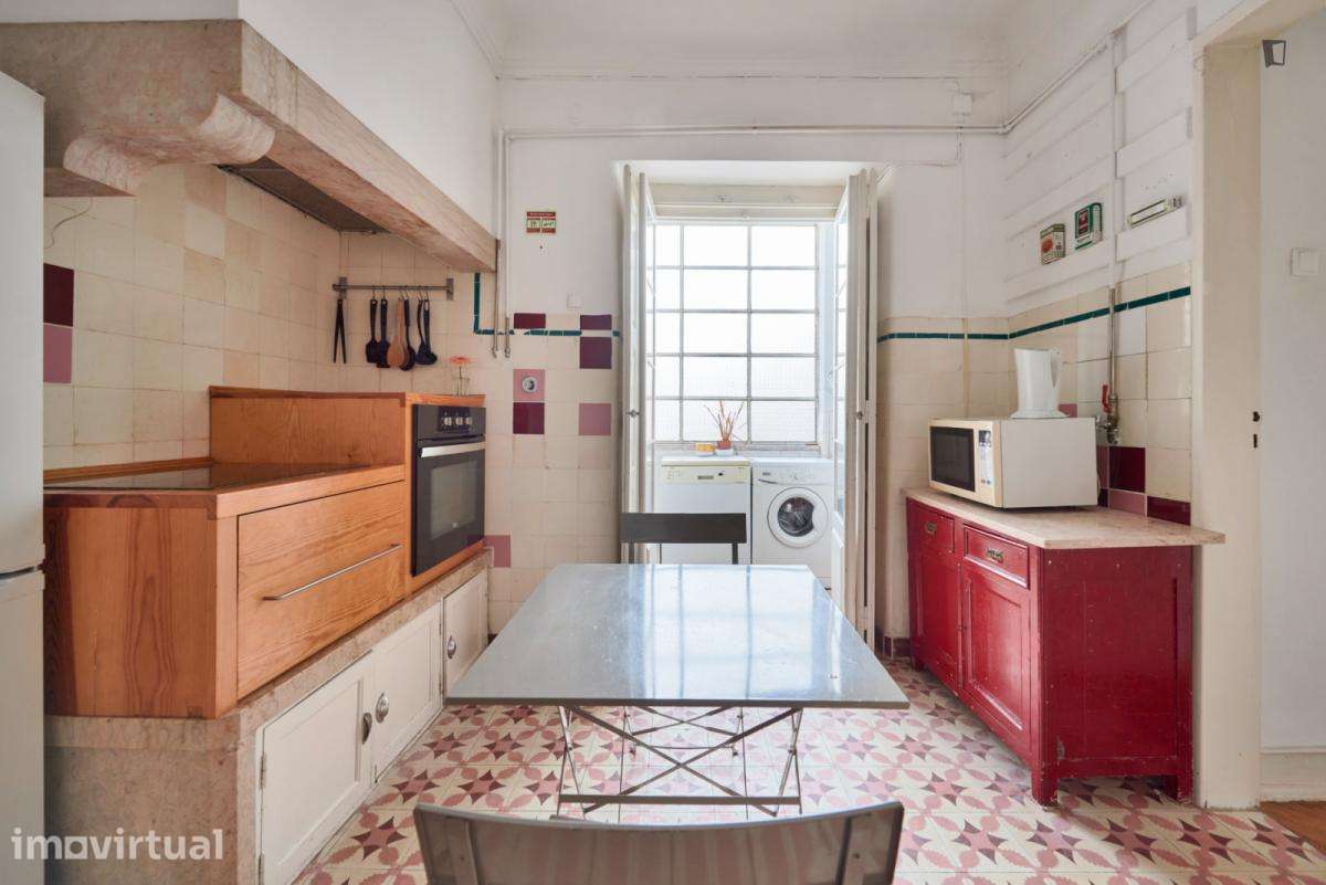Quarto - localizado em Alameda Lisbon - Grande imagem: 2/58